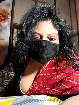 KareenaChopra online show from 06-15-26, 08:14