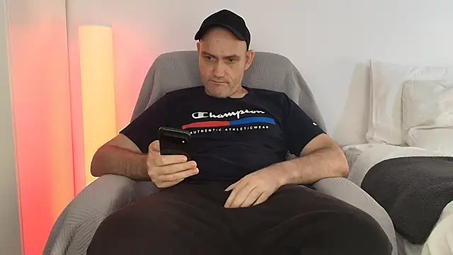 Snapshot of Harvey-Rush- chatting on 06-16-26, 12:38 Harvey-Rush- online show from 06-16-26, 12:38