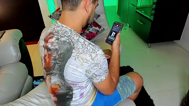 Cat couplee69 online show from 06-15-26, 12:22
