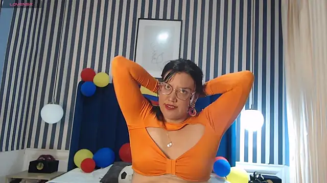 Snapshot of Sallydickinson chatting on 06-30-26, 02:06 Sallydickinson online show from 06-30-26, 02:06