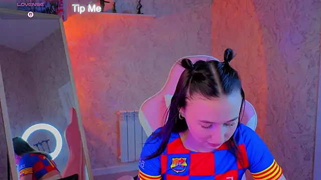  Kiki angelll  online show from 06-20-26, 02:16