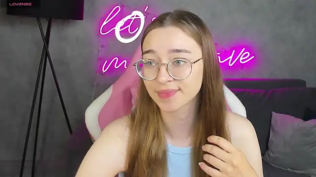 Lucy Green online show from 06-28-26, 01:01