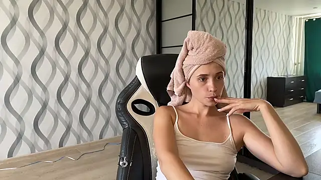 Miss Luna meow online show from 07-07-26, 08:40