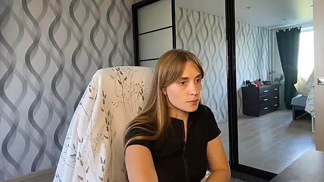 Miss Luna meow online show from 07-14-26, 03:51