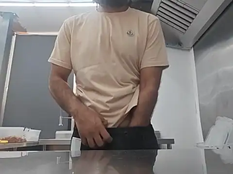 brownskinbull1 online show from 07-13-26, 12:26