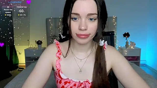 Little cuti1e online show from 06-24-26, 10:14