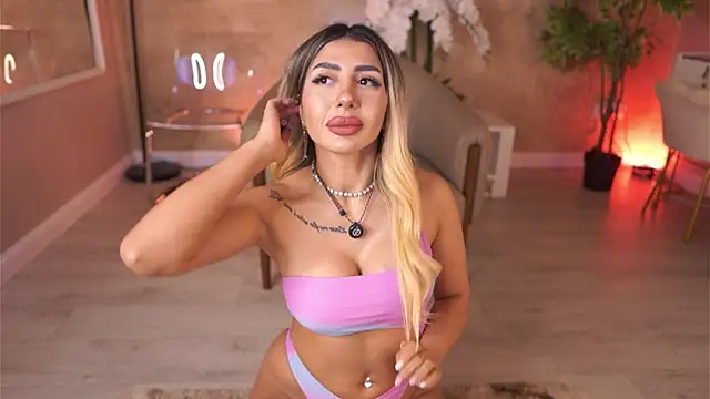 LucyyRosse online show from 06-27-26, 08:31