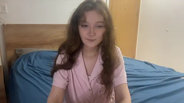 Snapshot of Ela_Wish chatting on 06-25-26, 06:46 Ela Wish online show from 06-25-26, 06:46