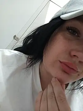 Snapshot of LoveVixen_LoveWolf chatting on 07-18-26, 12:25 LoveVixen LoveWolf online show from 07-18-26, 12:25