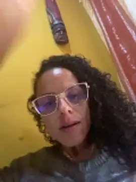 Snapshot of Dalilahot101 chatting on 06-15-26, 04:28 Dalilahot101 online show from 06-15-26, 04:28