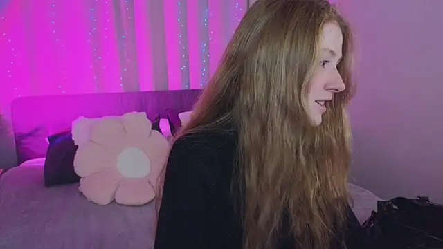 Snapshot of dan1ella_sun chatting on 06-17-26, 05:23 dan1ella sun online show from 06-17-26, 05:23