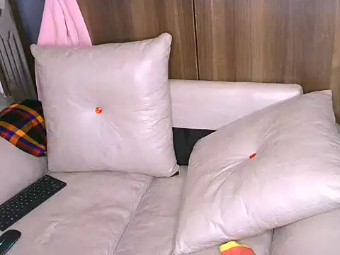 Snapshot of Bustycece chatting on 07-08-26, 10:27 Bustycece online show from 07-08-26, 10:27