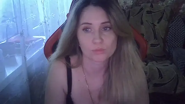 KiraKisskiss online show from 06-16-26, 02:06