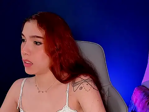 Snapshot of berryxbaby_ chatting on 06-19-26, 12:05 berryxbaby online show from 06-19-26, 12:05