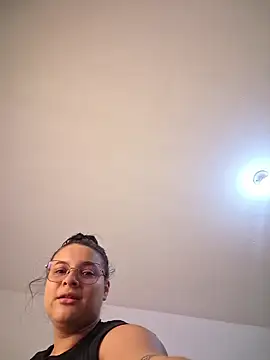 Snapshot of Alliceadams chatting on 07-20-26, 04:53 Alliceadams online show from 07-20-26, 04:53
