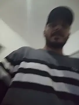 Edneishenrique online show from 07-16-26, 06:43