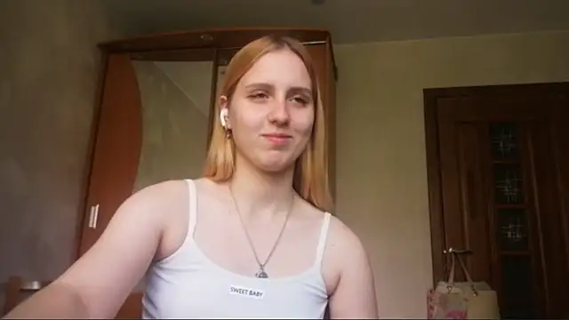 Snapshot of LeighaGreenley chatting on 06-23-26, 11:08 LeighaGreenley online show from 06-23-26, 11:08