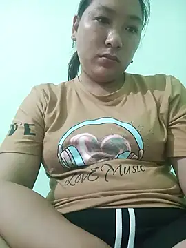 Uya-y online show from 06-17-26, 10:47