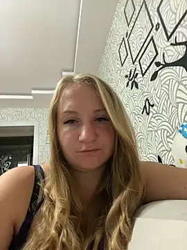 Emilia ki online show from 06-18-26, 08:14