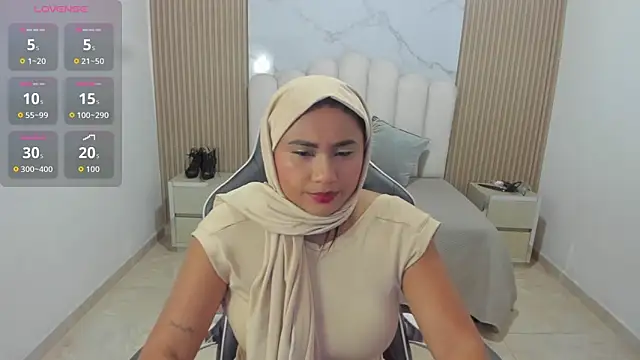 Maissa nakier online show from 06-19-26, 02:06