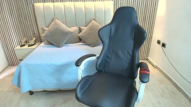 Maissa nakier online show from 07-31-26, 02:05