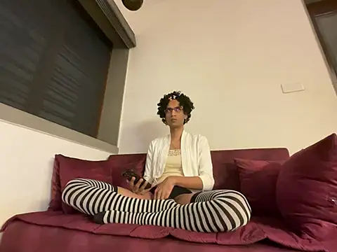 vale vzg online show from 07-21-26, 05:14