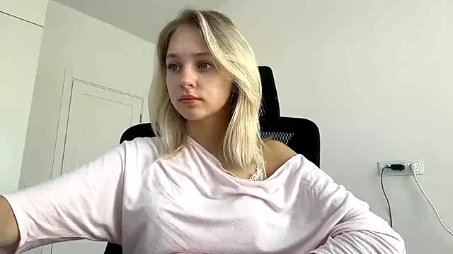 EveryoneEve online show from 07-18-26, 06:55