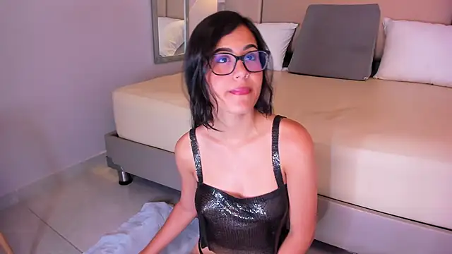 Snapshot of jazminmoree chatting on 06-20-26, 08:03 jazminmoree online show from 06-20-26, 08:03