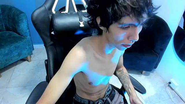 justin twink20 online show from 07-02-26, 12:44