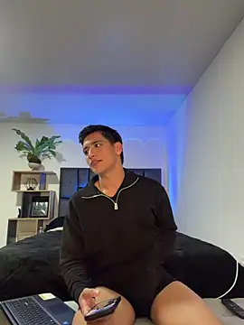 Snapshot of SantiLux_ chatting on 06-19-26, 04:18 SantiLux online show from 06-19-26, 04:18
