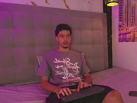 Snapshot of thiago_preston chatting on 06-23-26, 07:45 thiago preston online show from 06-23-26, 07:45