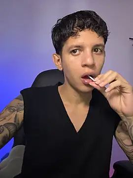 tylerrnova online show from 06-25-26, 03:26