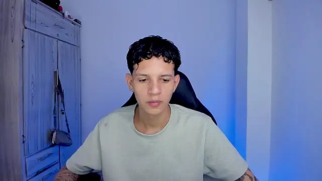 tylerrnova online show from 08-04-26, 03:22