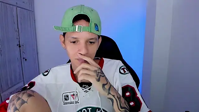 tylerrnova online show from 06-26-26, 03:23