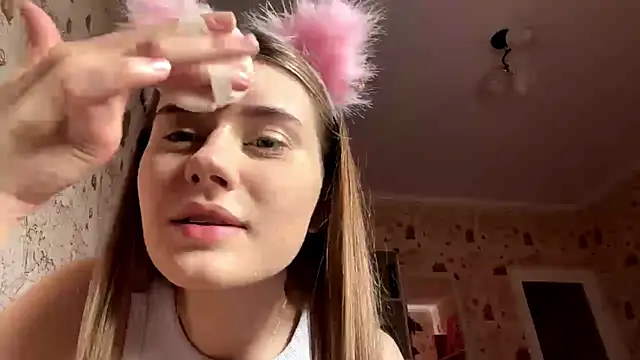 Snapshot of PrincessSkowyra chatting on 06-24-26, 03:32 PrincessSkowyra online show from 06-24-26, 03:32