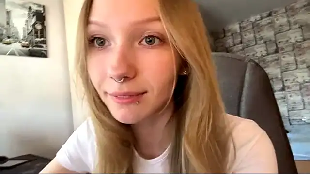 Snapshot of BivalentFalloff chatting on 06-20-26, 05:12 BivalentFalloff online show from 06-20-26, 05:12