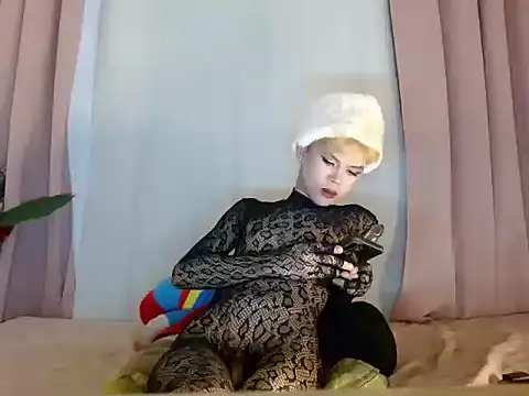 Snapshot of forthydoll chatting on 07-12-26, 05:52 forthydoll online show from 07-12-26, 05:52