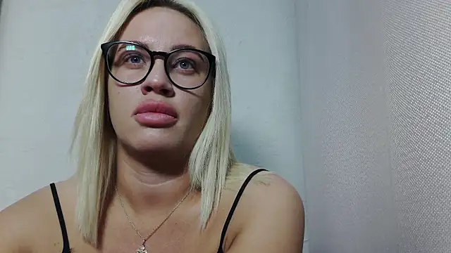 Snapshot of MariaTravel chatting on 06-20-26, 05:40 MariaTravel online show from 06-20-26, 05:40