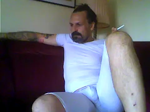 Snapshot of Stringer99Hot chatting on 06-30-26, 06:30 Stringer99Hot online show from 06-30-26, 06:30