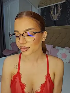 Snapshot of YasminnDoll chatting on 07-24-26, 04:19 YasminnDoll online show from 07-24-26, 04:19