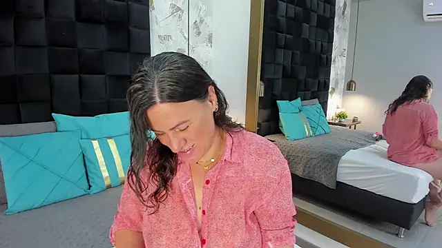 CharlotteG  online show from 07-24-26, 01:18
