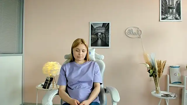 EloiseAlmario online show from 06-19-26, 01:28