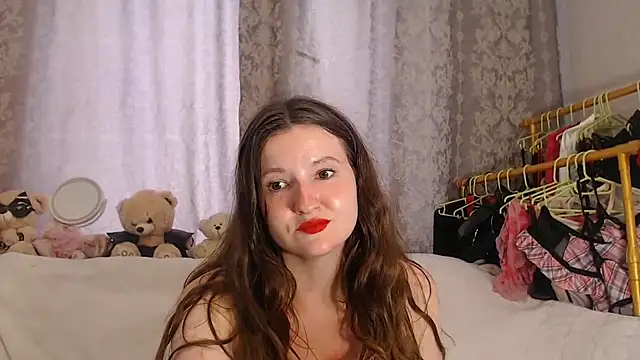 ChloeBrooklyn online show from 06-30-26, 10:37