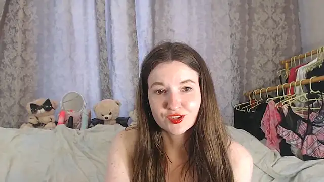 ChloeBrooklyn online show from 06-19-26, 09:15