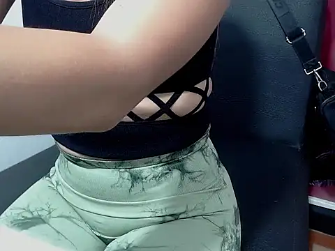 Snapshot of skinny_nastyy chatting on 07-15-26, 02:24 skinny nastyy online show from 07-15-26, 02:24