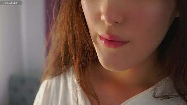 Snapshot of Lillie_sunn chatting on 06-29-26, 01:11 Lillie sunn online show from 06-29-26, 01:11