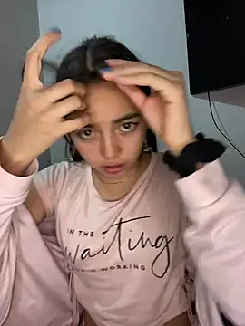 Julia valentina online show from 06-30-26, 02:33