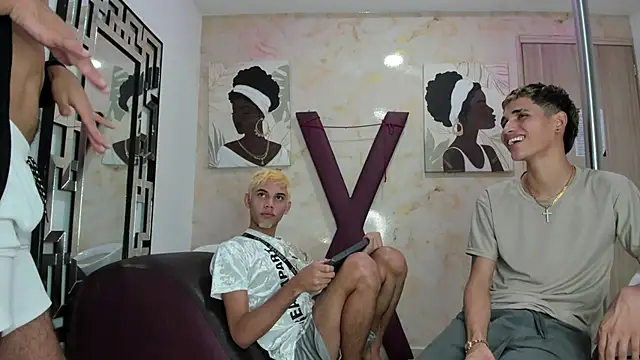 RED BOYS1 online show from 06-18-26, 08:35