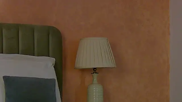 Tessa Bloom online show from 07-10-26, 05:57