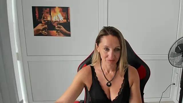 LilyDreamm online show from 07-24-26, 10:33